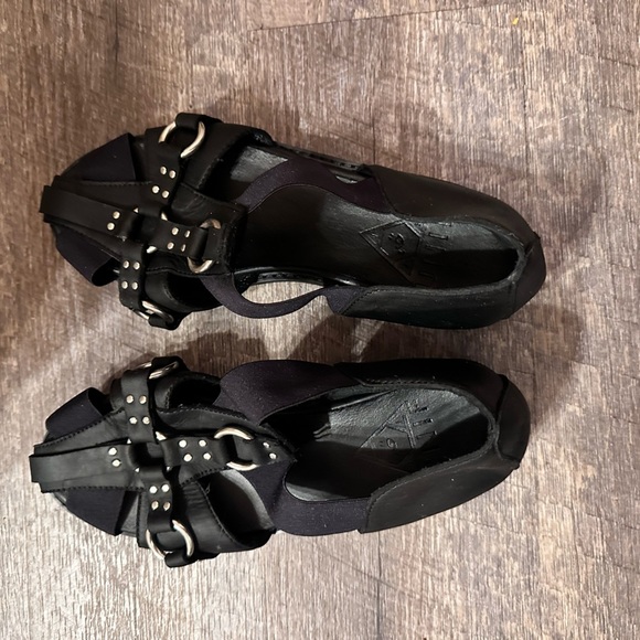 RARE UNIF Bound Slides, Sz 8, NEVER WORN - Picture 3 of 4